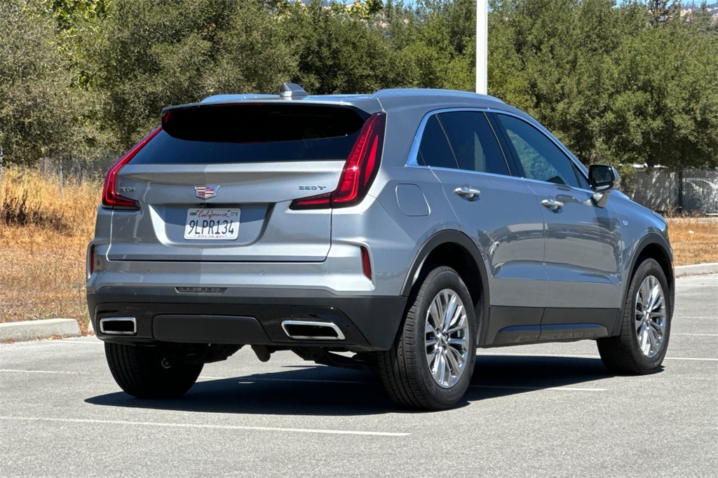 2024 Cadillac XT4 Premium Luxury photo 4