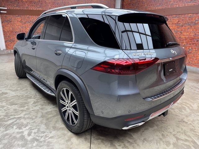 2026 Mercedes Benz GLE 450e 4MATIC photo 3
