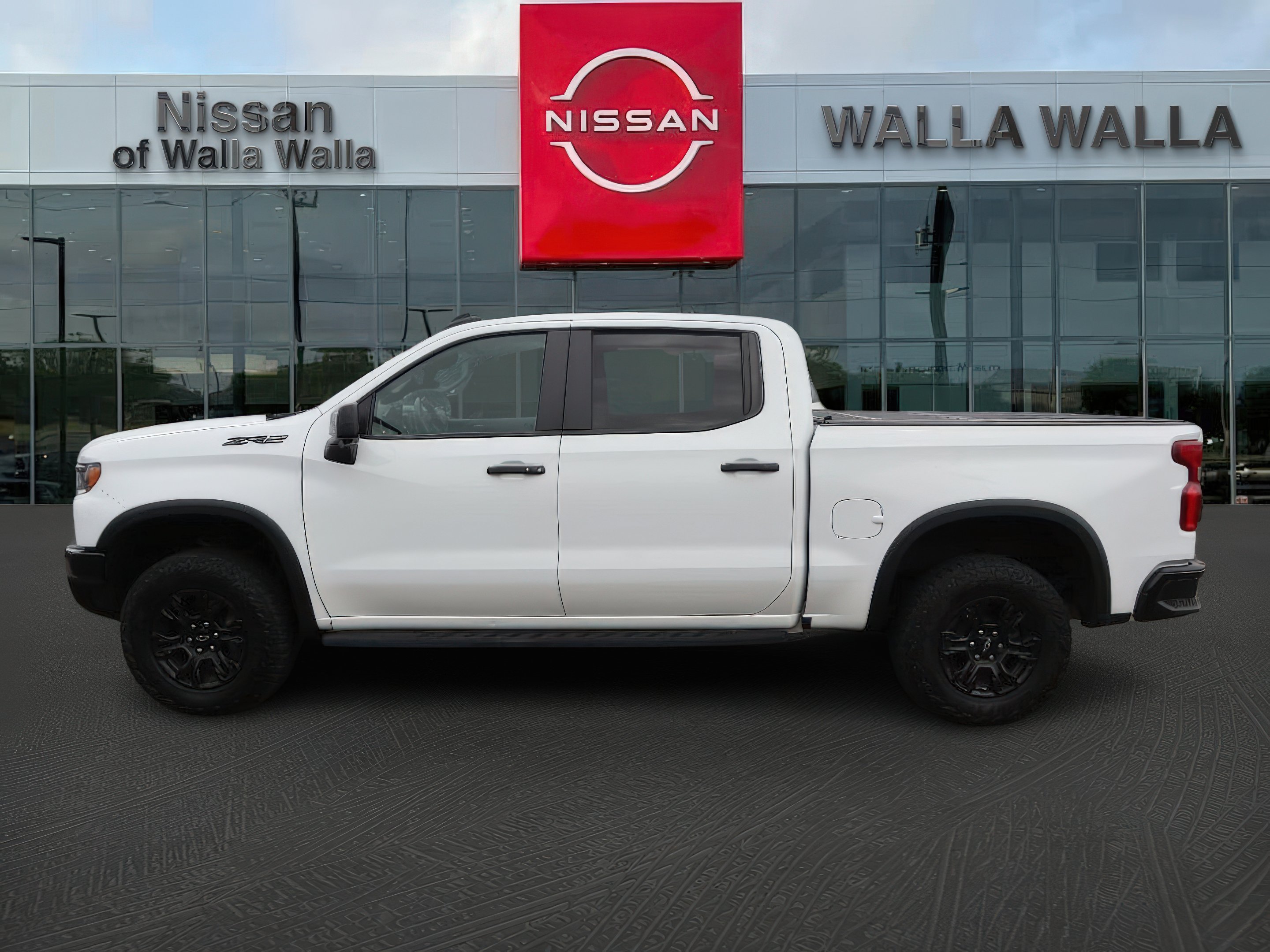 2023 Chevrolet Silverado 1500 ZR2 photo 2