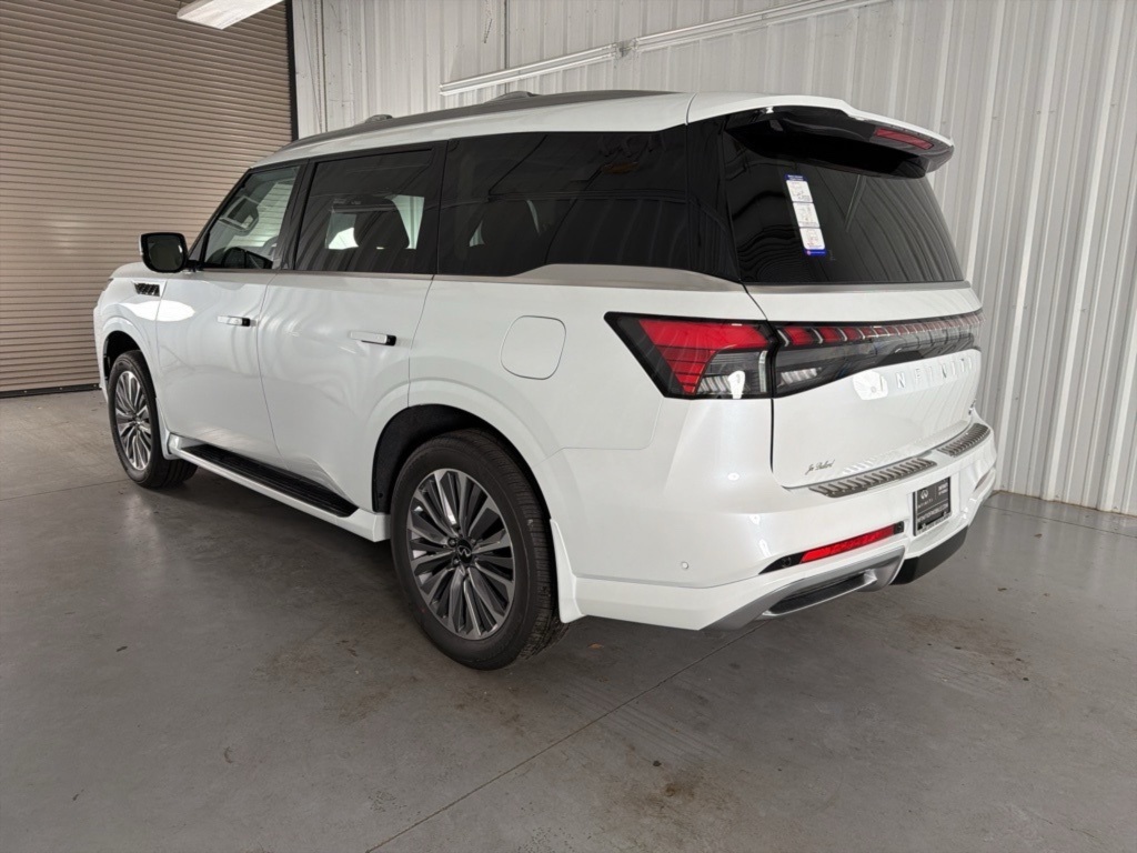 2026 Infiniti QX80 Luxe photo 3