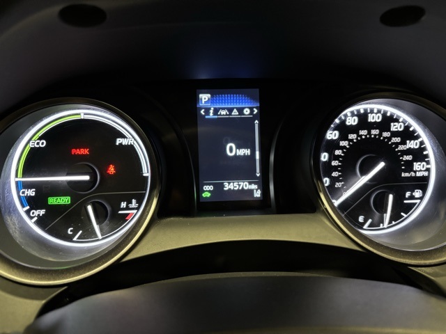 2024 Toyota Camry Hybrid SE photo 12