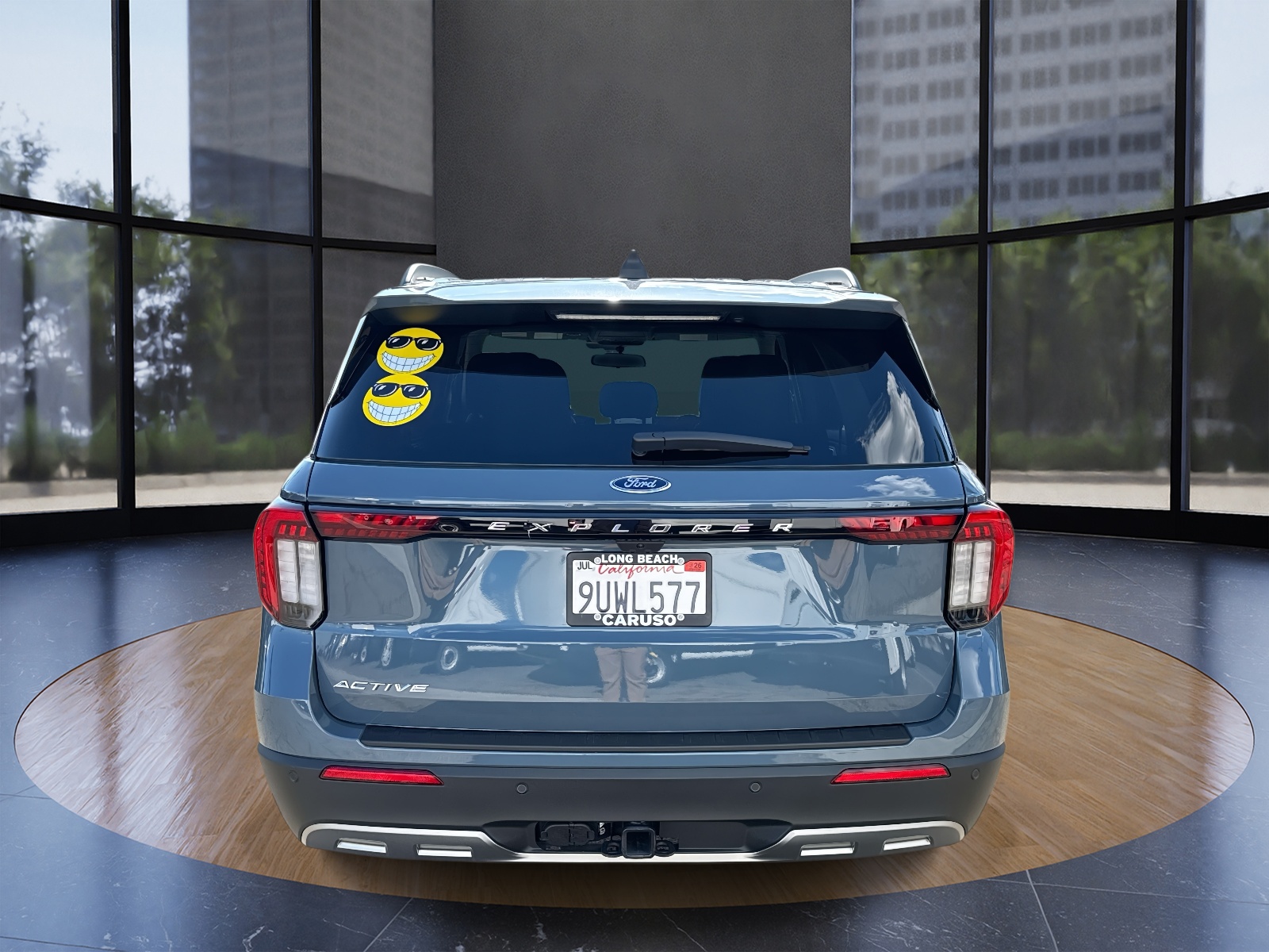 2025 Ford Explorer photo 3