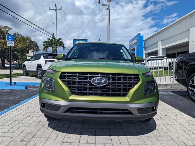 2024 Hyundai Venue SE photo 3