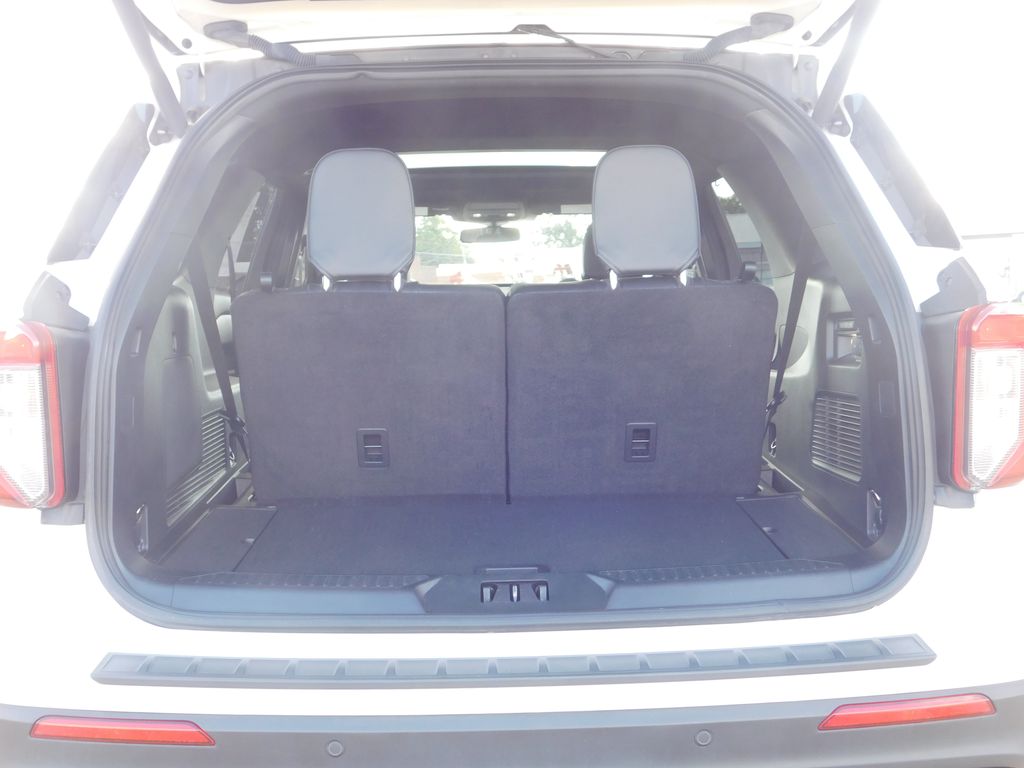 2021 Ford Explorer ST photo 22