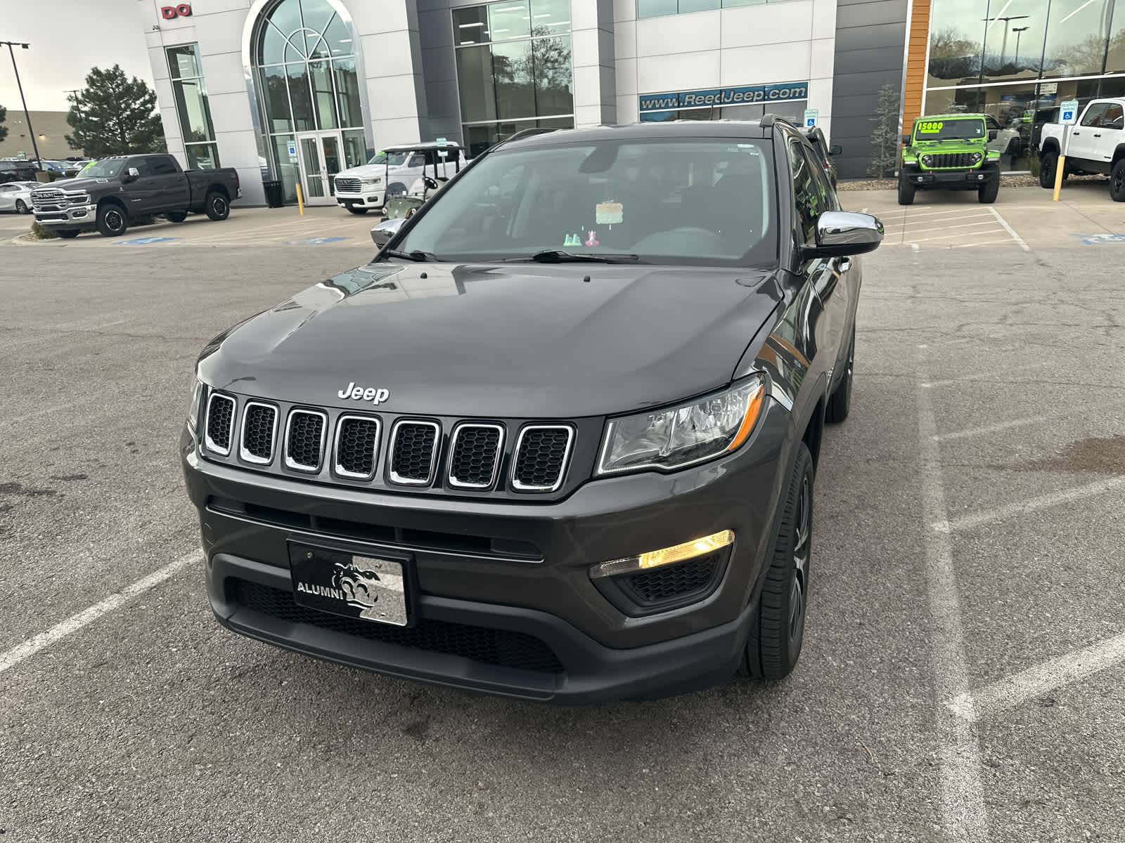 Used 2018 Jeep Compass Sport with VIN 3C4NJDAB8JT436917 for sale in Kansas City