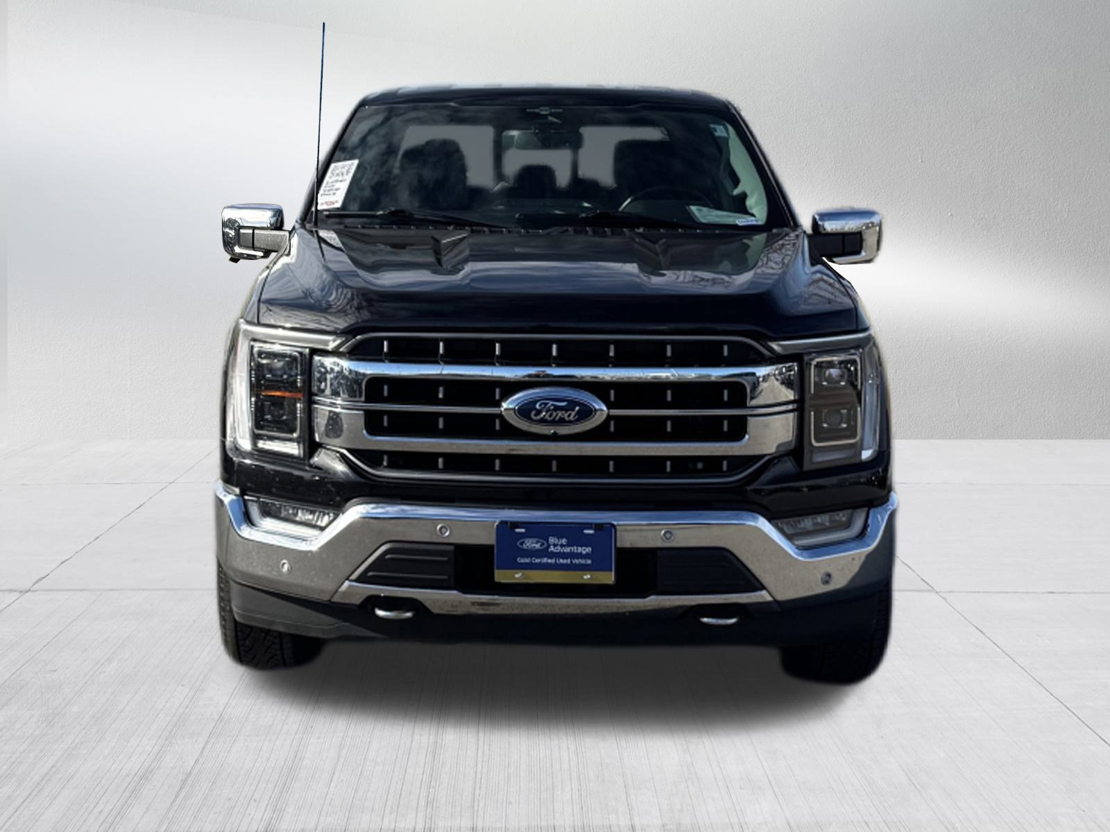 2023 Ford F-150 Lariat photo 2