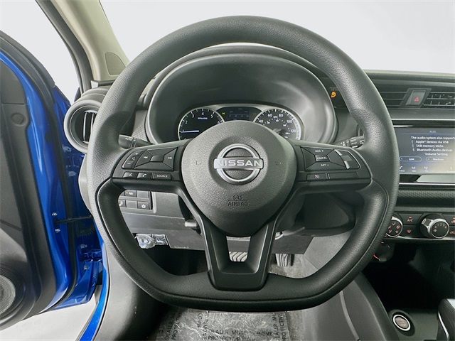 2025 Nissan Kicks Play S photo 12
