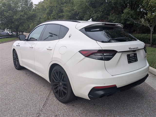 2022 Maserati Levante GT photo 3