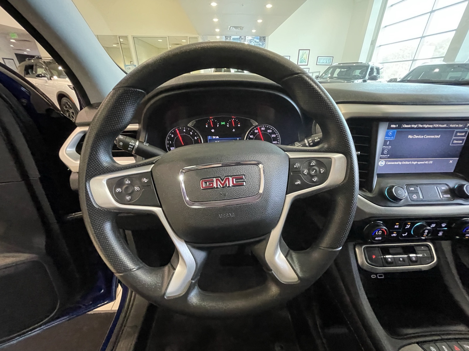 2023 Gmc Acadia SLE photo 18
