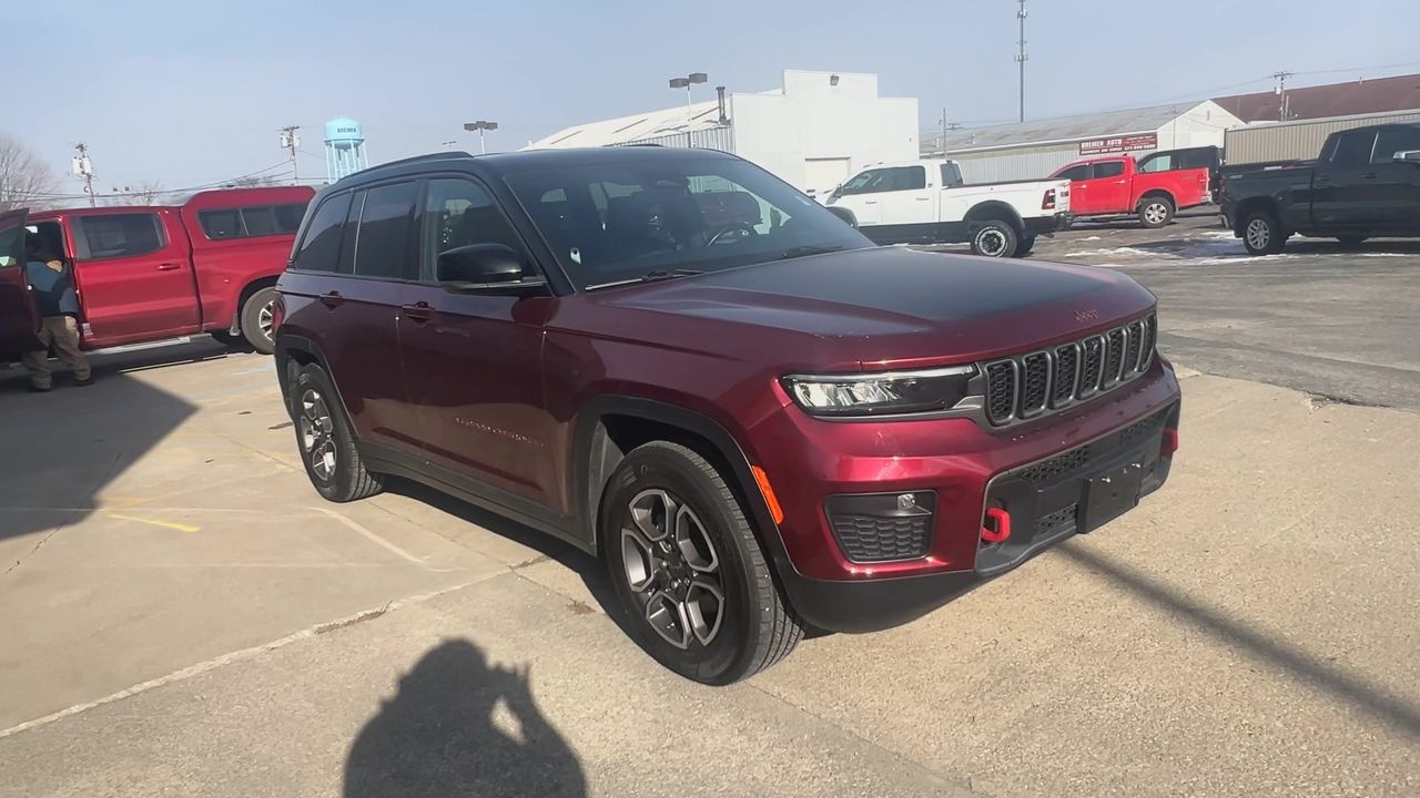 2022 Jeep Grand Cherokee Trailhawk photo 2