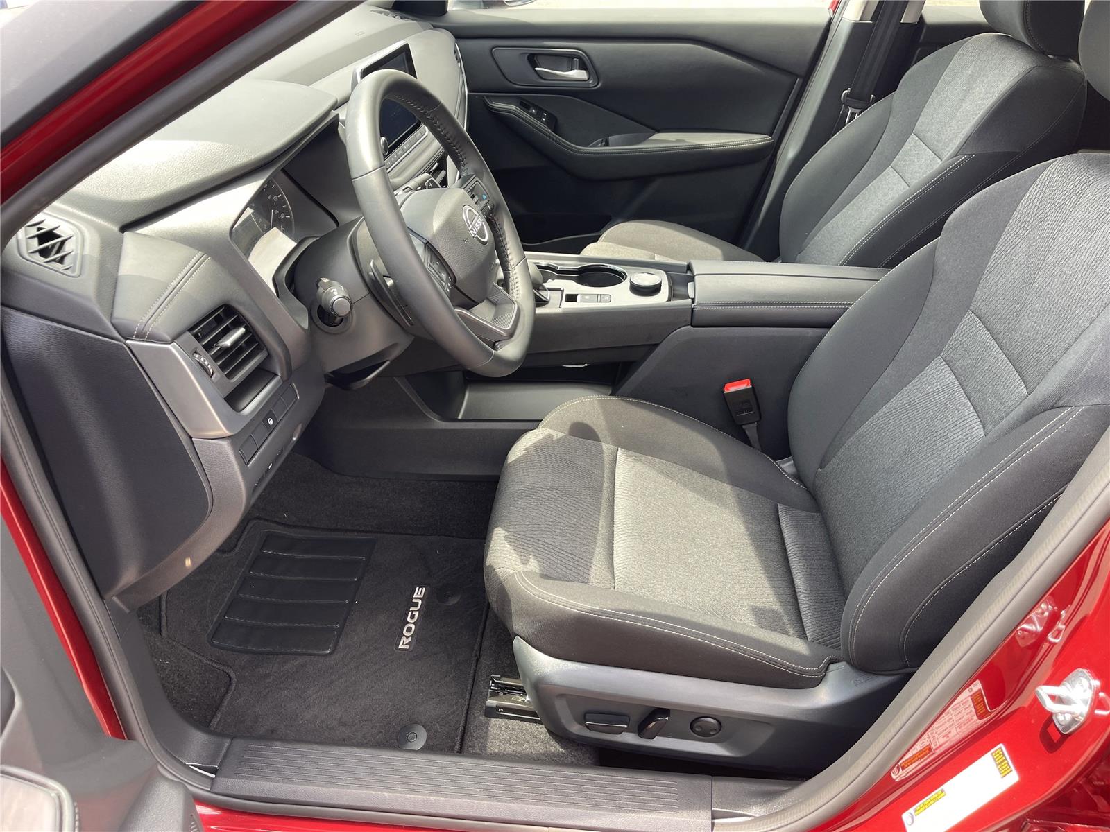 2025 Nissan Rogue SV photo 9