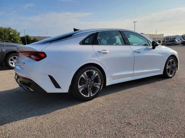 2022 Kia K5 EX photo 4