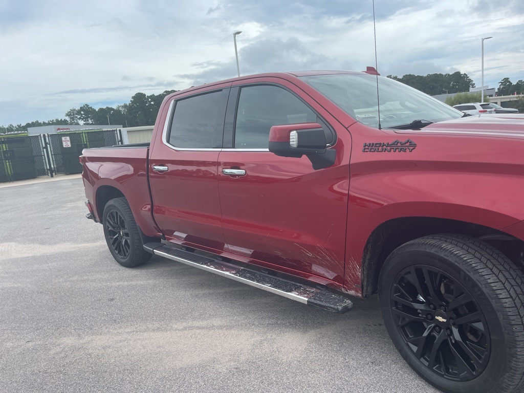 2022 Chevrolet Silverado 1500 High Country photo 2
