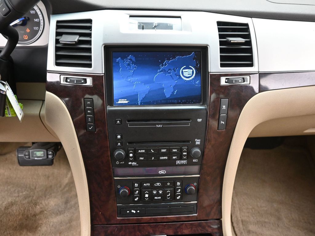 2010 Cadillac Escalade Base photo 14