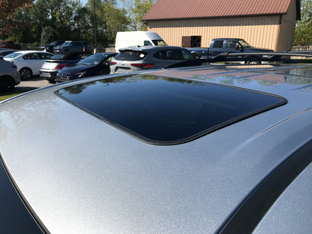 2025 Toyota Sienna XLE photo 2