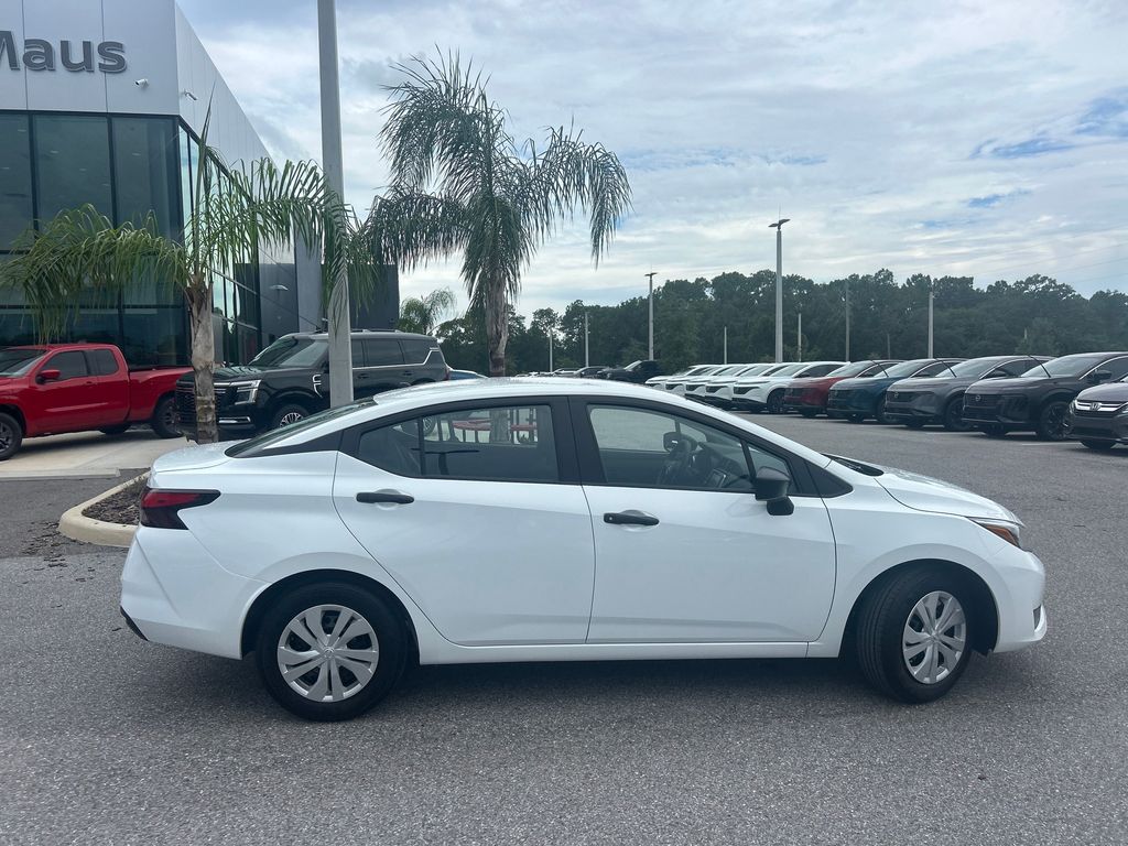 2025 Nissan Versa 1.6 S photo 7