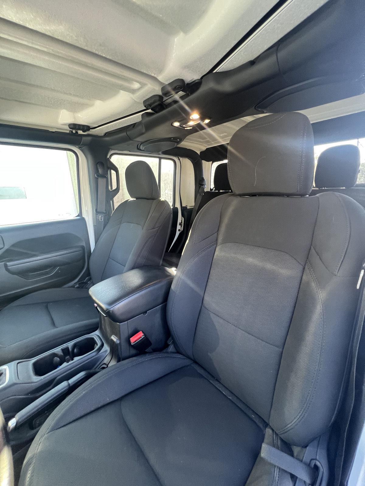 2022 Jeep Gladiator Sport photo 10