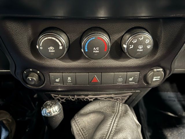 2016 Jeep Wrangler Unlimited Rubicon photo 20