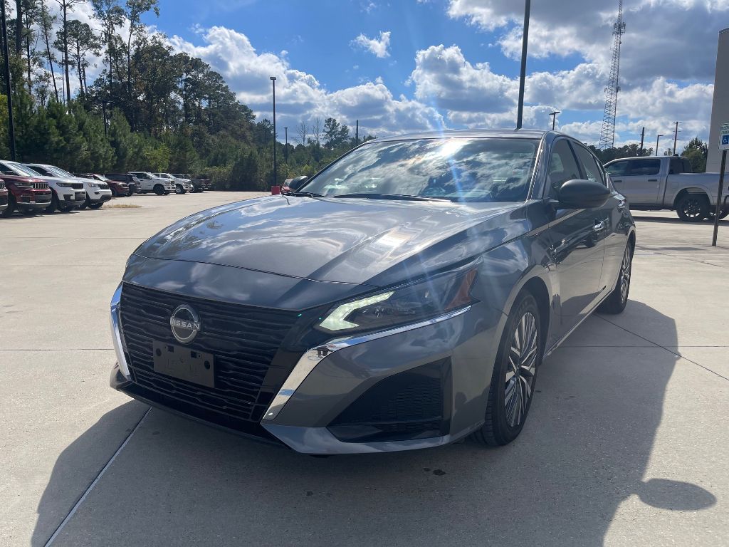 2024 Nissan Altima 2.5 SV photo 3
