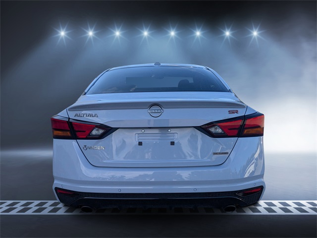 2024 Nissan Altima SR photo 4