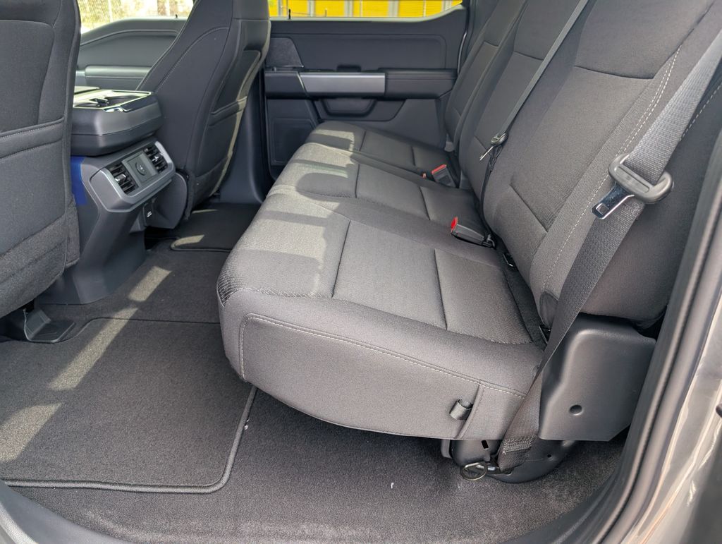 2025 Ford F-150 XLT photo 5