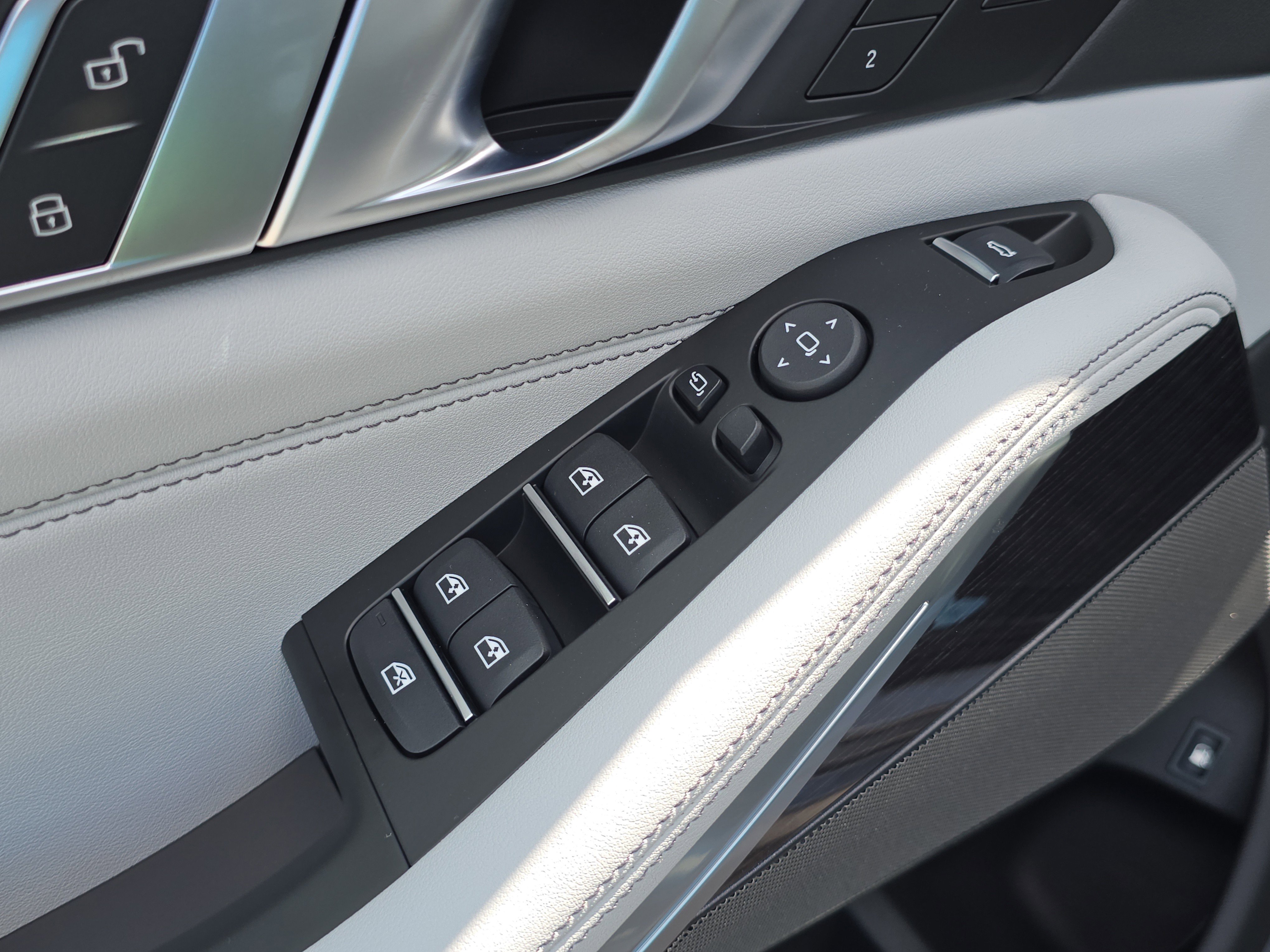 2026 Bmw X5 xDrive50e photo 3