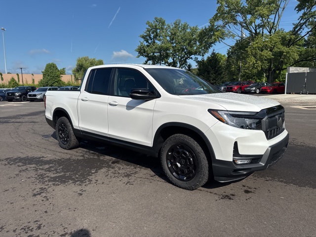 2025 Honda Ridgeline TrailSport photo 3