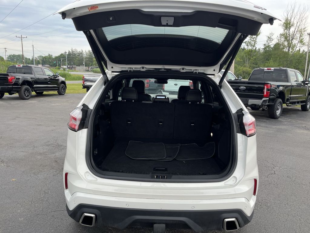 2021 Ford Edge ST photo 23