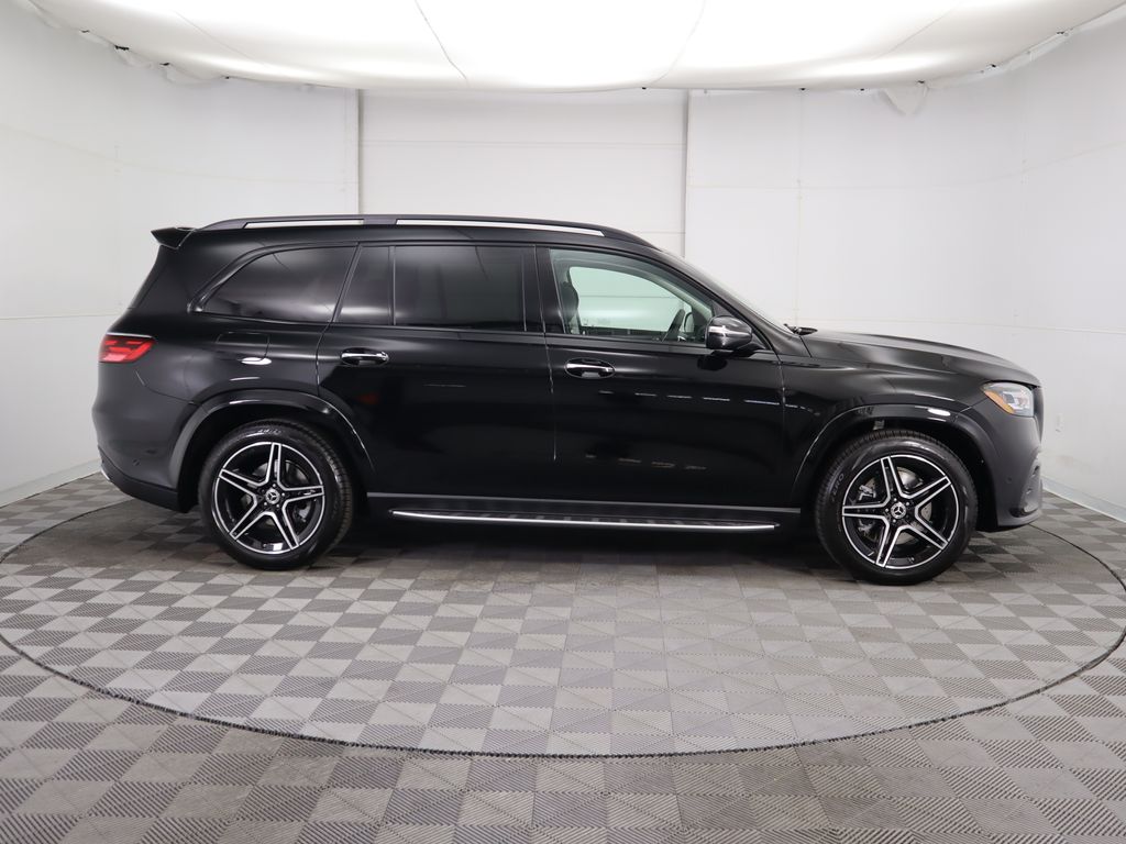 2025 Mercedes Benz GLS 450 4MATIC photo 4