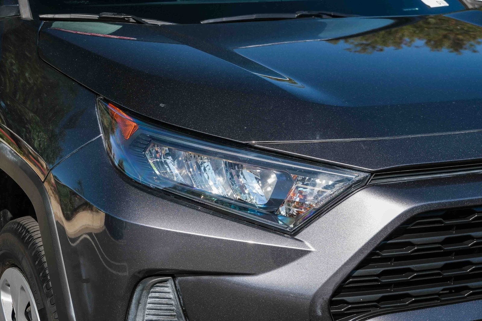 2022 Toyota RAV4 LE photo 4
