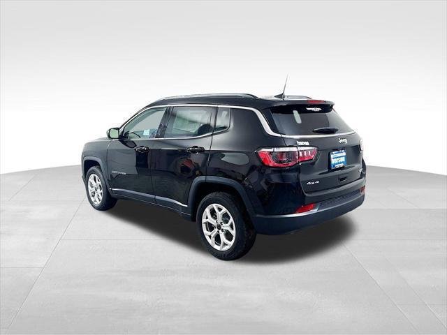 2025 Jeep Compass Latitude photo 4