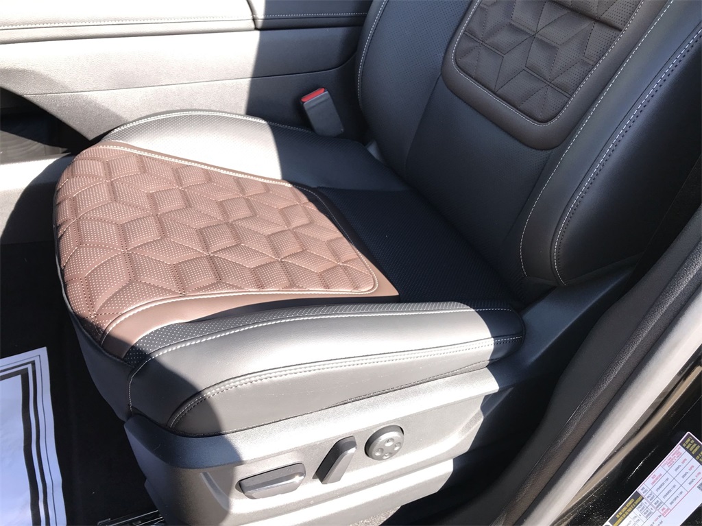 2025 Nissan Armada Platinum photo 12
