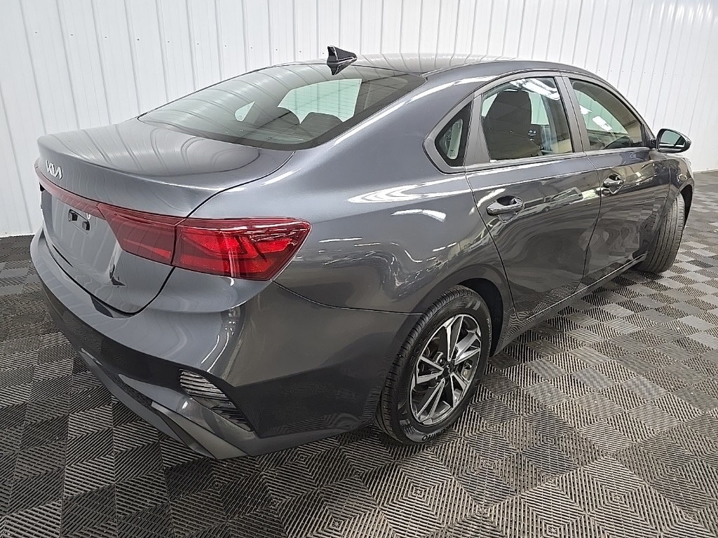 2023 Kia Forte LXS photo 10