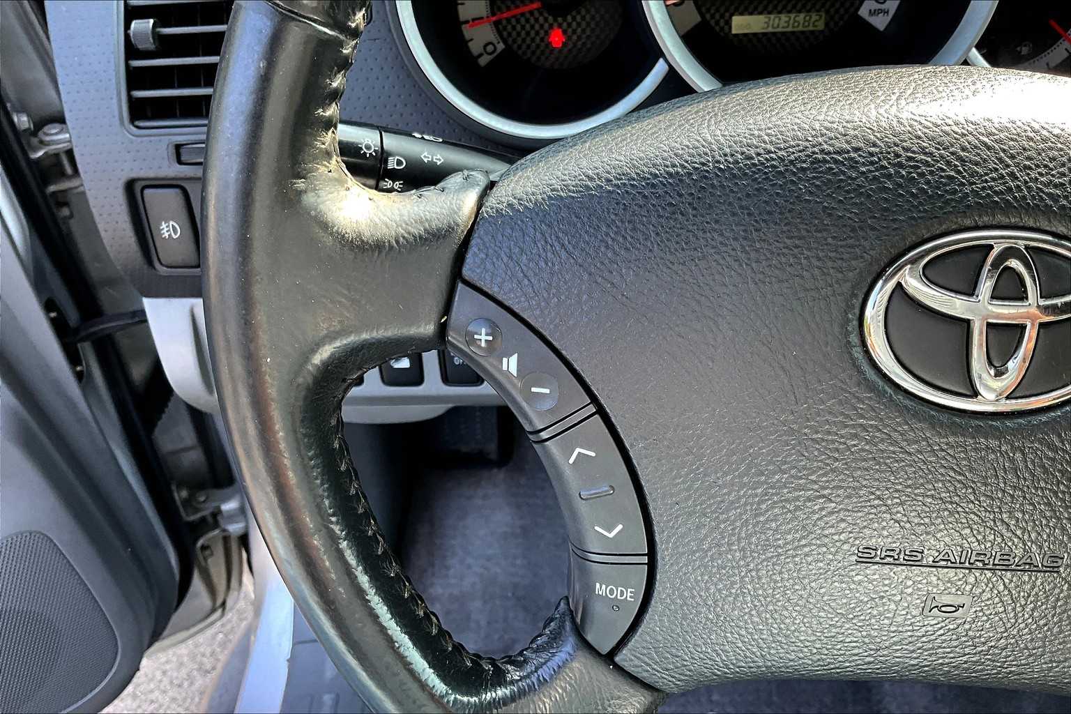 2011 Toyota Tacoma photo 20
