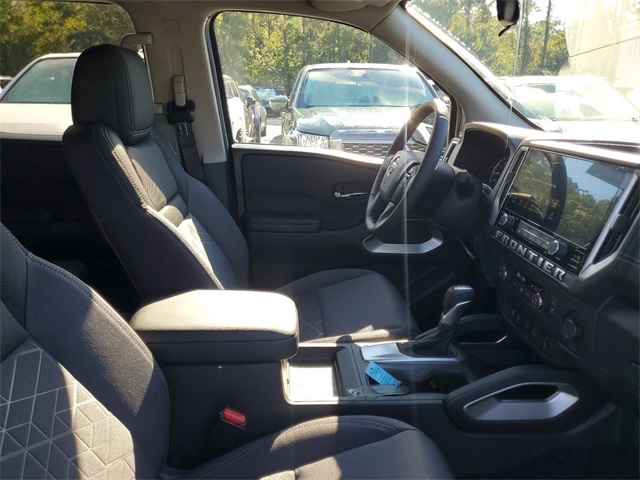 2025 Nissan Frontier Crew Cab SV photo 25