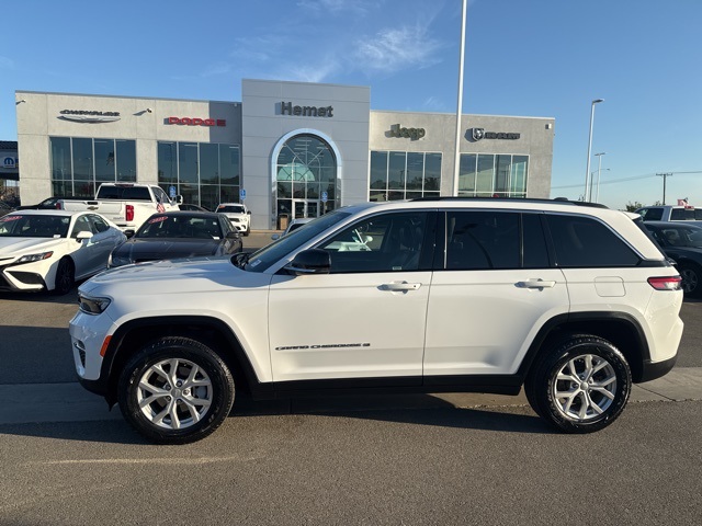 2024 Jeep Grand Cherokee Limited photo 4