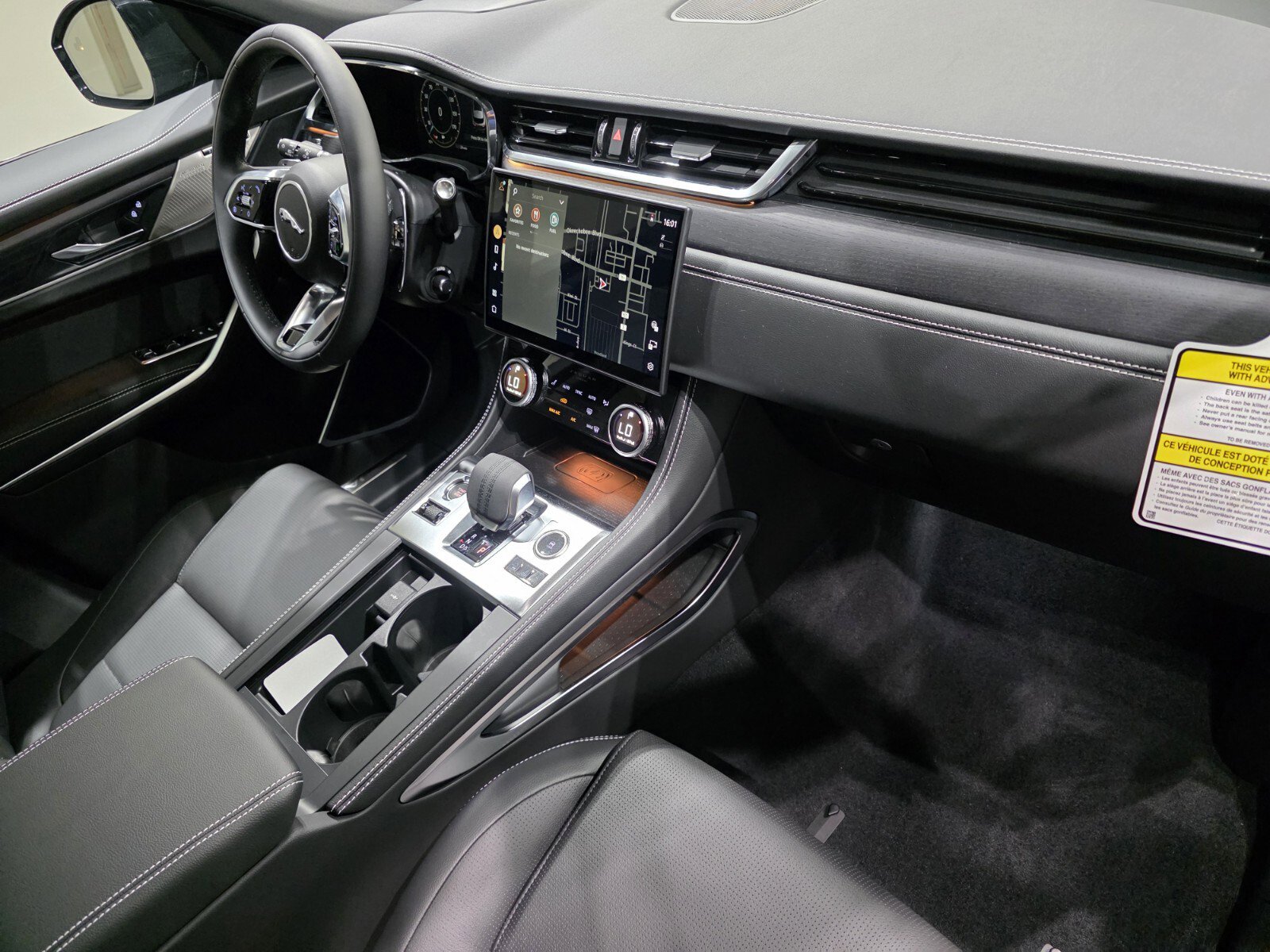 2026 Jaguar F-PACE R-Dynamic S P250 photo 24