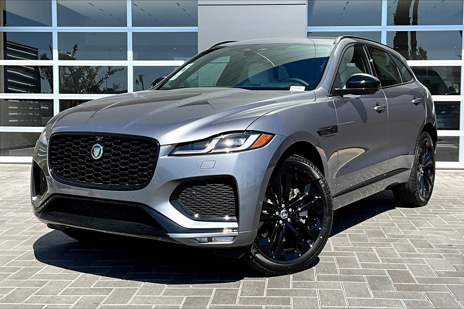 2026 Jaguar F-Pace R-Dynamic S's photo