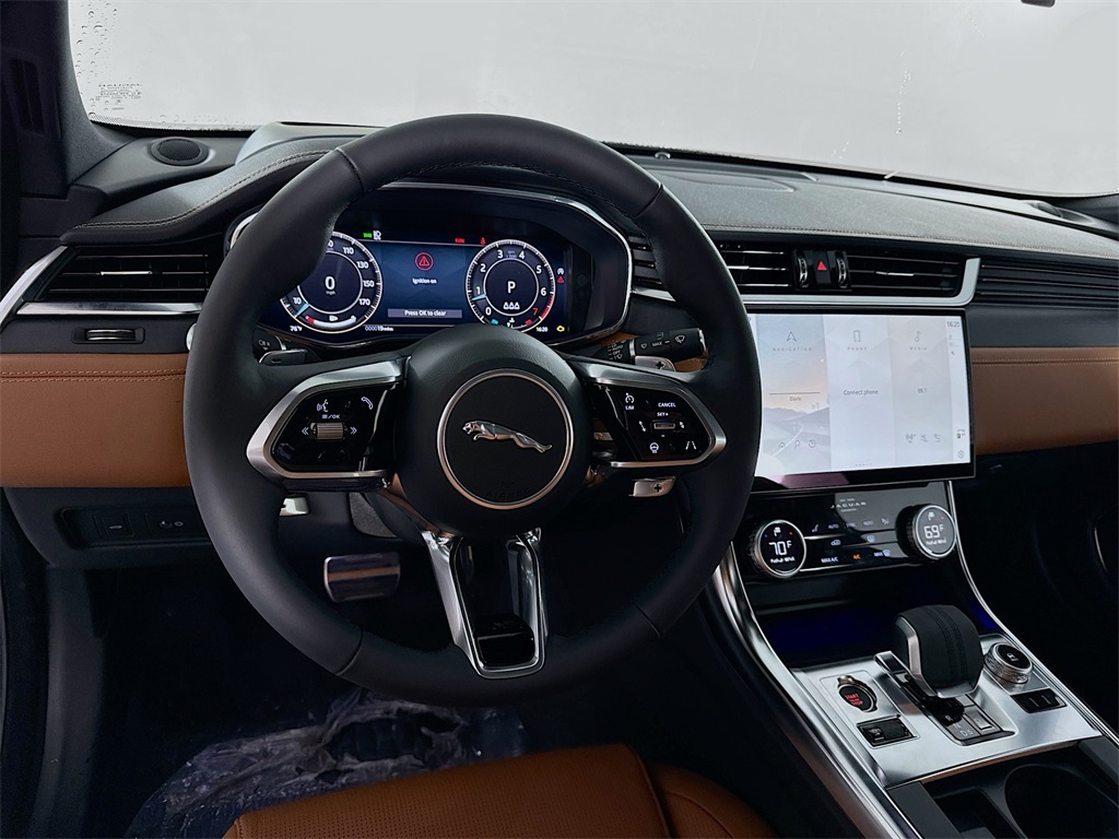 New 2024 Black Jaguar R-Dynamic SE image 11