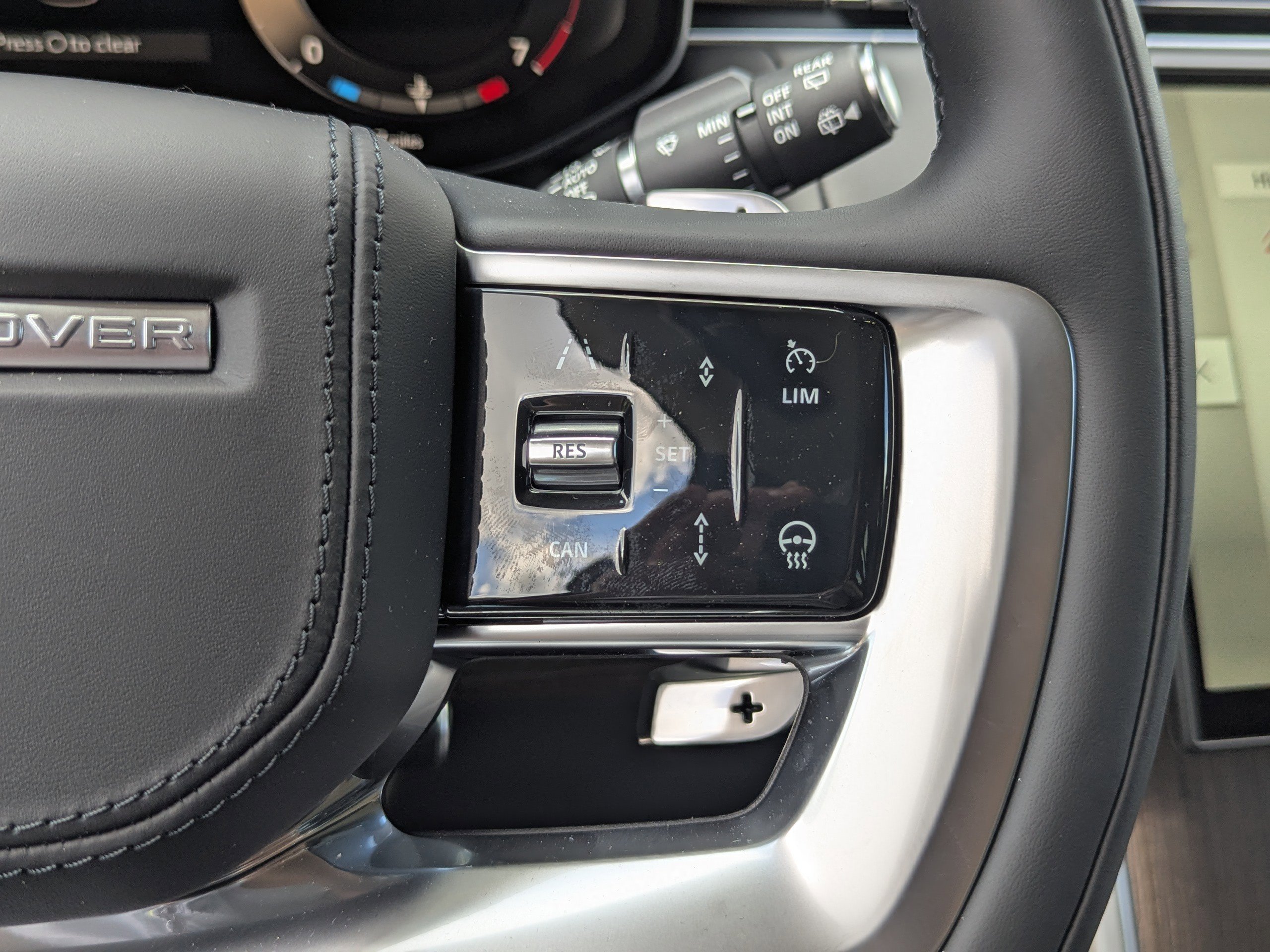 2025 Land Rover Range Rover SE photo 30
