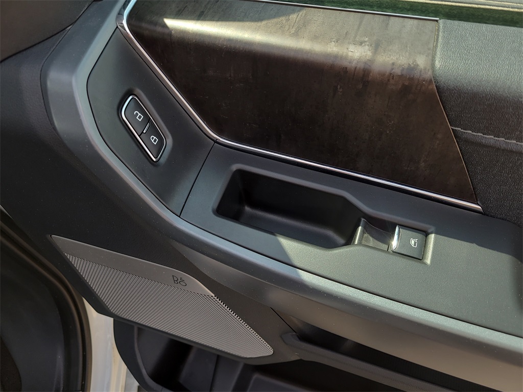 2022 Ford F-150 Lariat photo 8