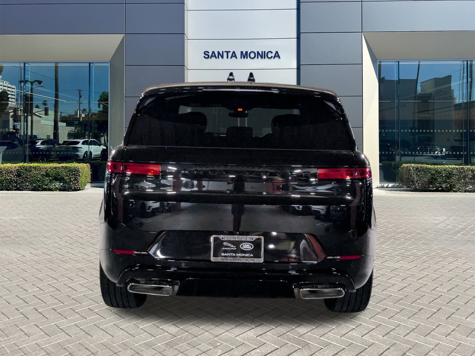 2025 Land Rover Range Rover Sport SE photo 8