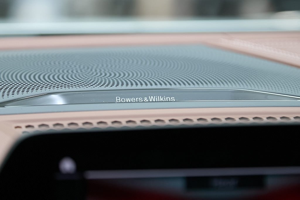 2022 BMW M850I - Image 17