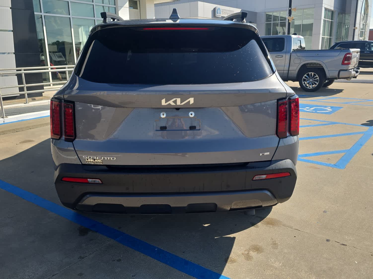 2023 Kia Sorento X-Line EX photo 2