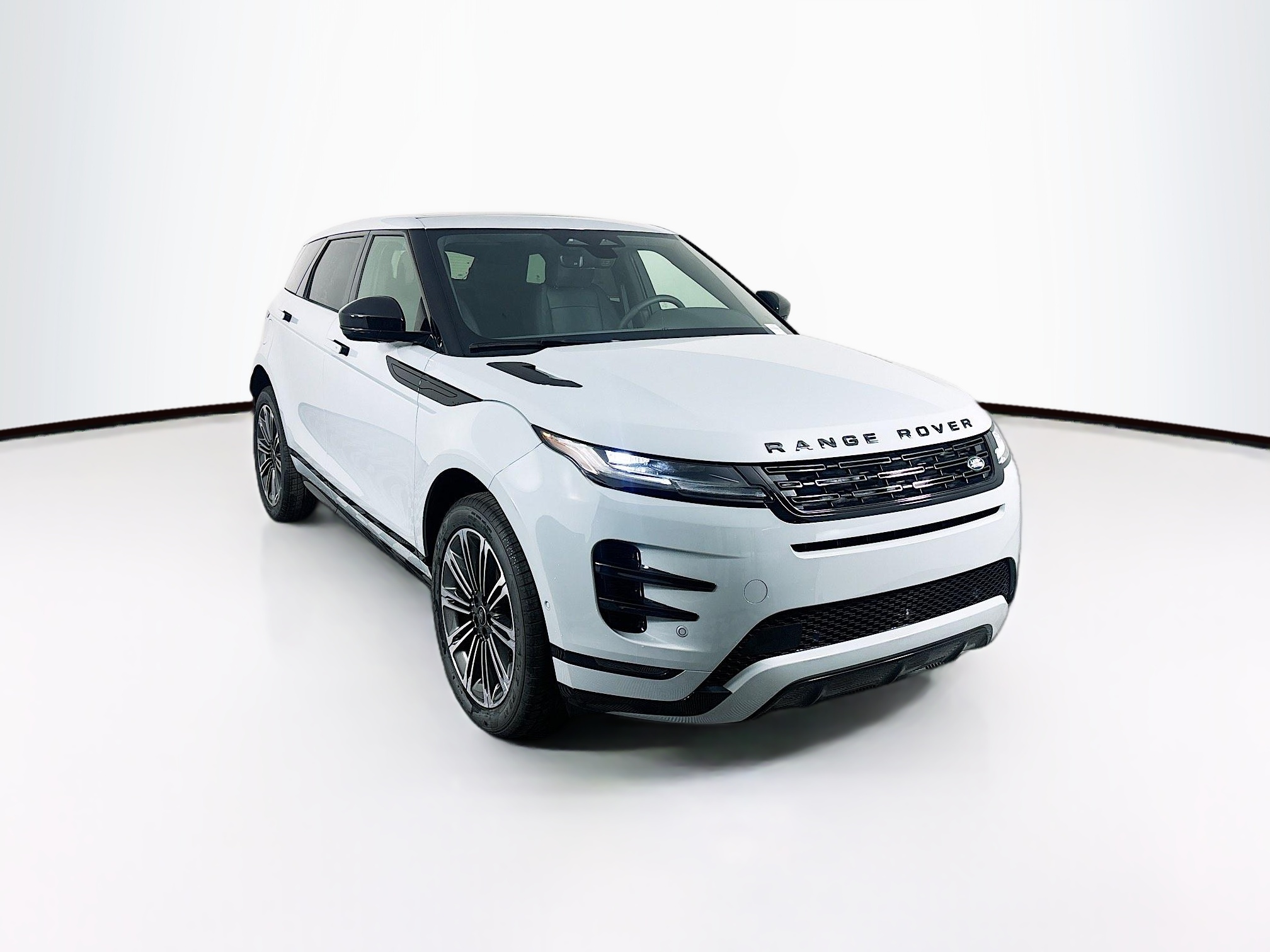 2026 Land Rover Range Rover Evoque Dynamic SE photo 3