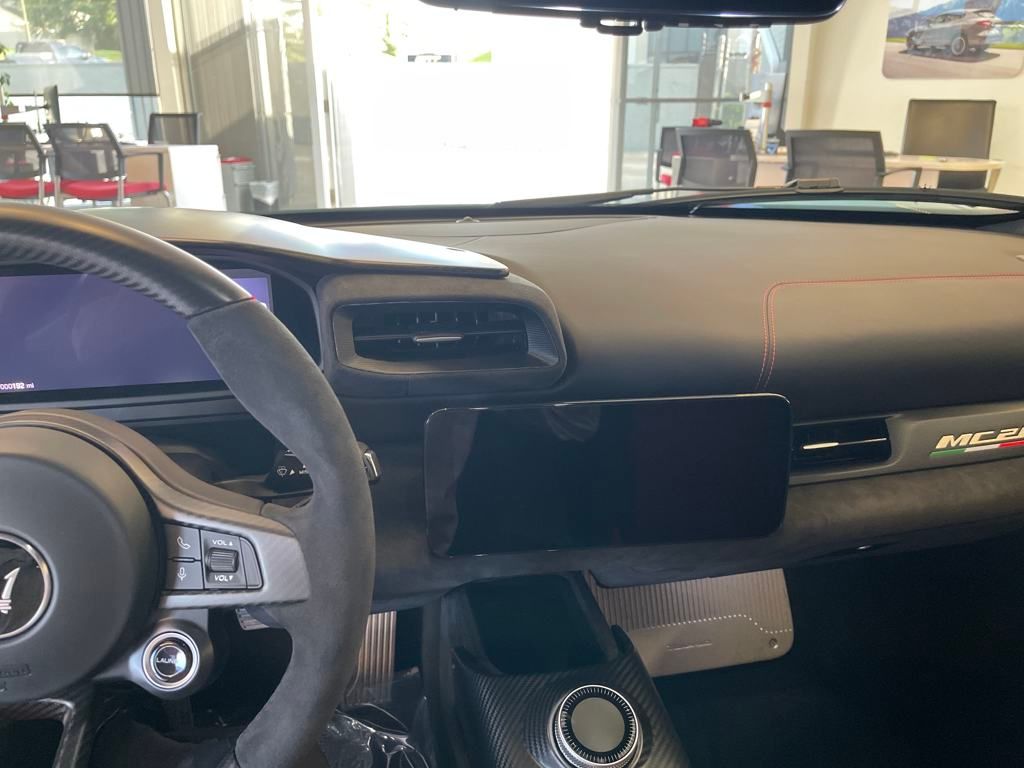 2023 Maserati MC20 Base photo 11