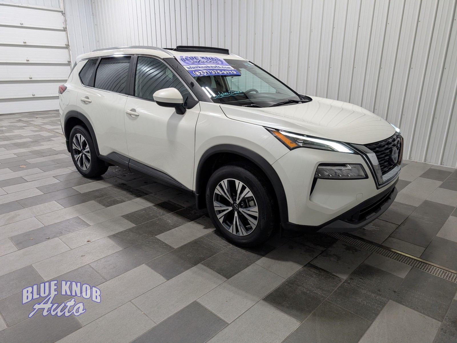 2023 Nissan Rogue SV photo 4