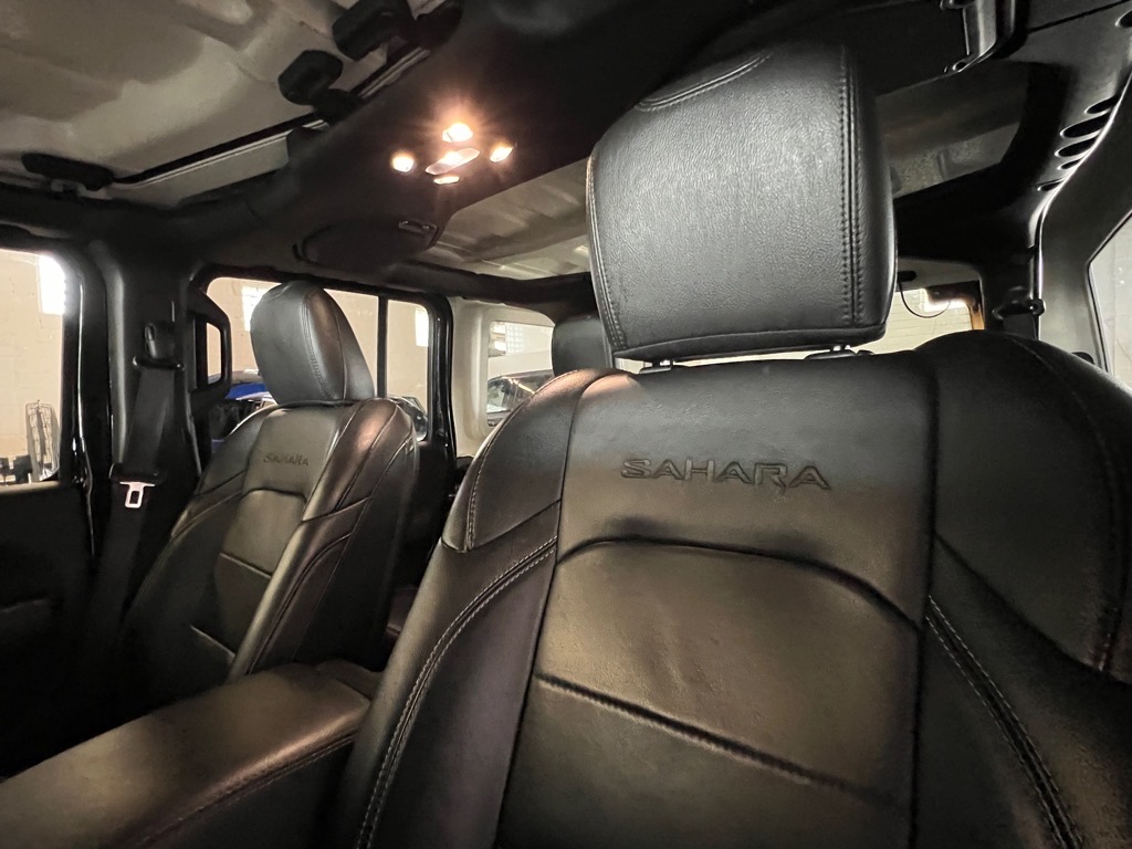 2023 Jeep Wrangler Sahara 4xe photo 16