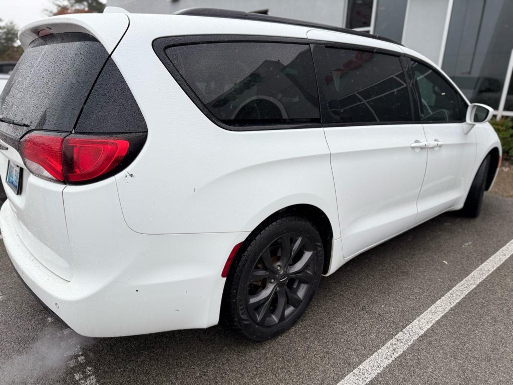 Used 2018 Chrysler Pacifica Touring L Plus with VIN 2C4RC1EG5JR193943 for sale in Elizabethtown, KY