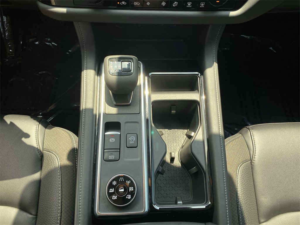 2023 Nissan Pathfinder SL photo 23